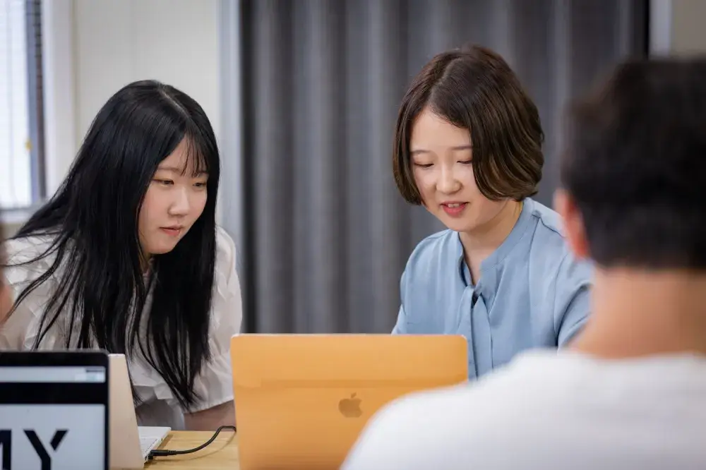 風通しの良い環境で、年齢や立場に関係なく、どんな意見にも耳を傾けてくれます！